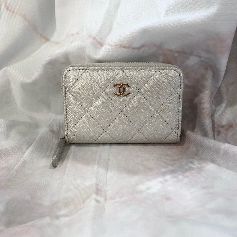 CHANEL 21K Iridescent Glitter Metallic Silver Caviar Coin Purse Wallet